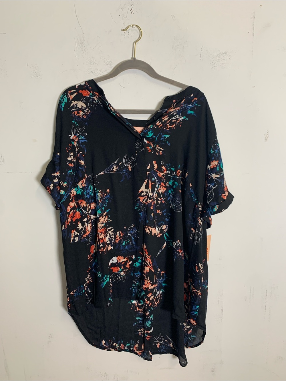 EVRI Black Floral V-Neck Short Sleeve Top